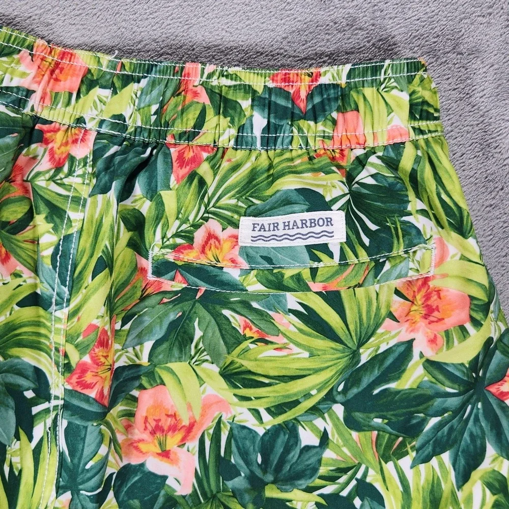 Fair Harbor Swim Shorts Mens Medium Green Floral‎ Lined Drawstring Pockets